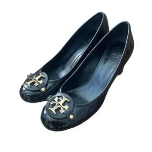 Tory Burch Aaden Tumbled Black Patent Leather High Heels with Gold Harware